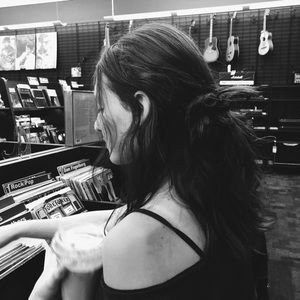 Meet your Posher, Lola